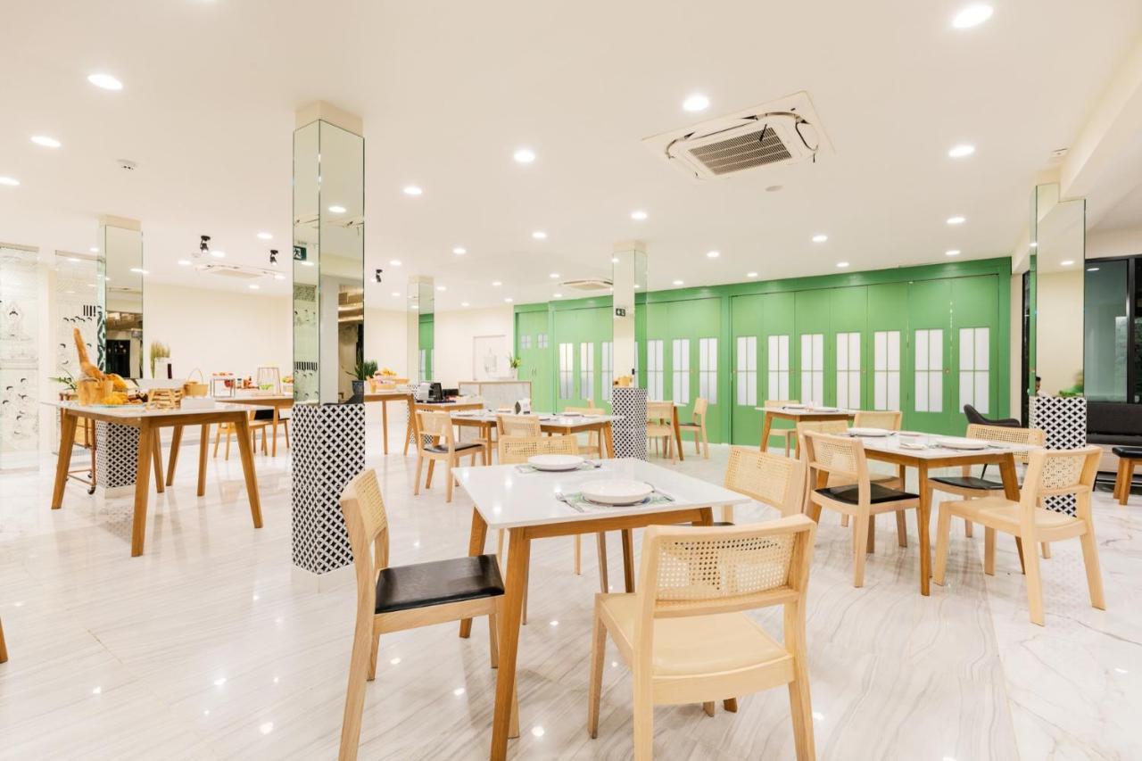 Ozone Hotel Samyan Bangkok Exterior photo